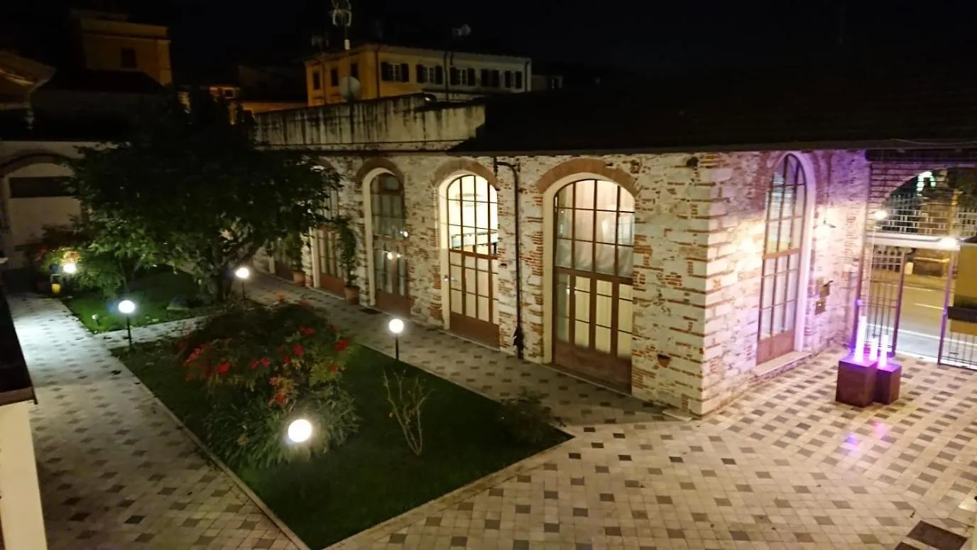פיאטרה סנטה Loft La Corte דירה פיאטרה סנטה