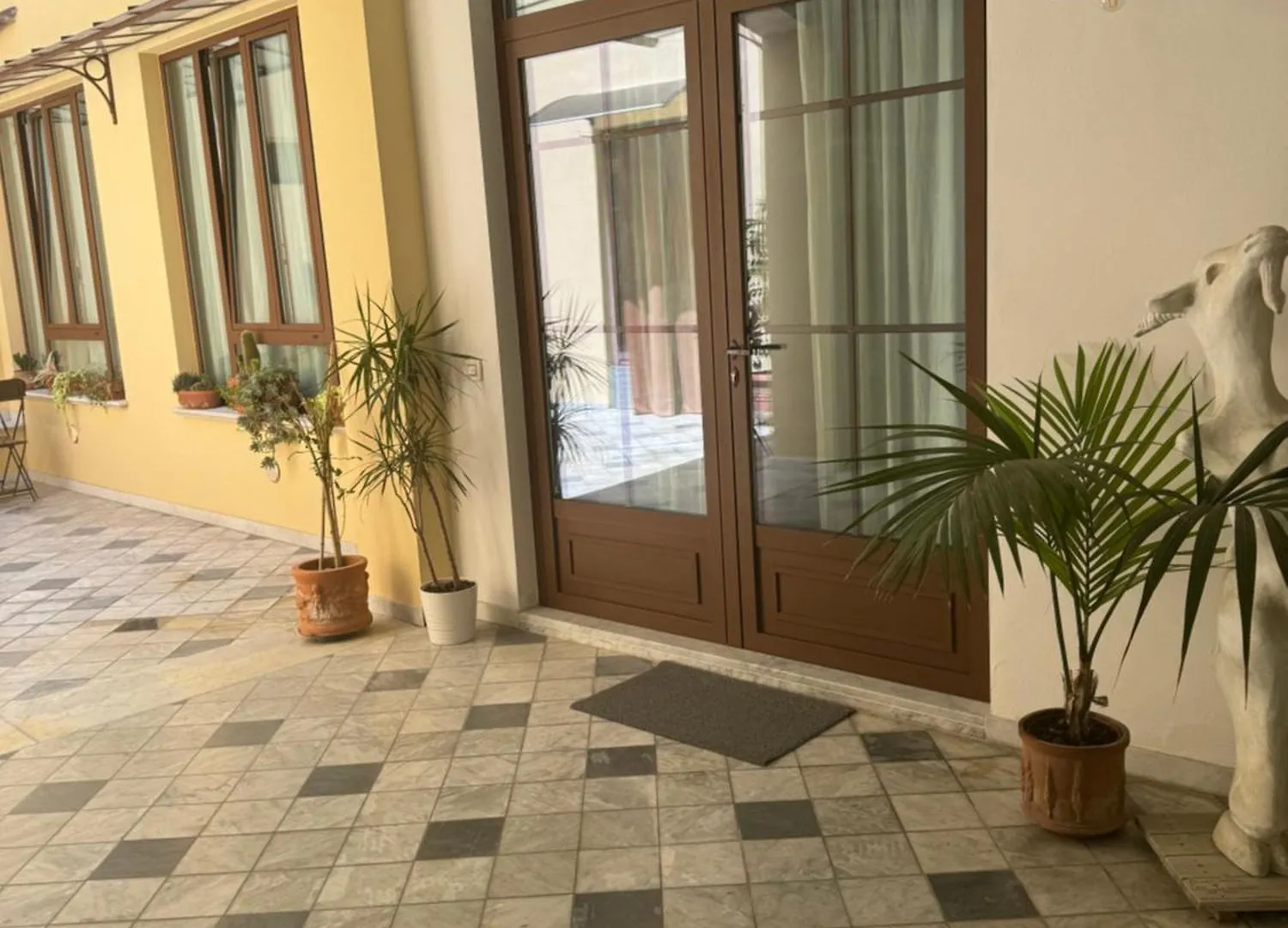פיאטרה סנטה Loft La Corte
